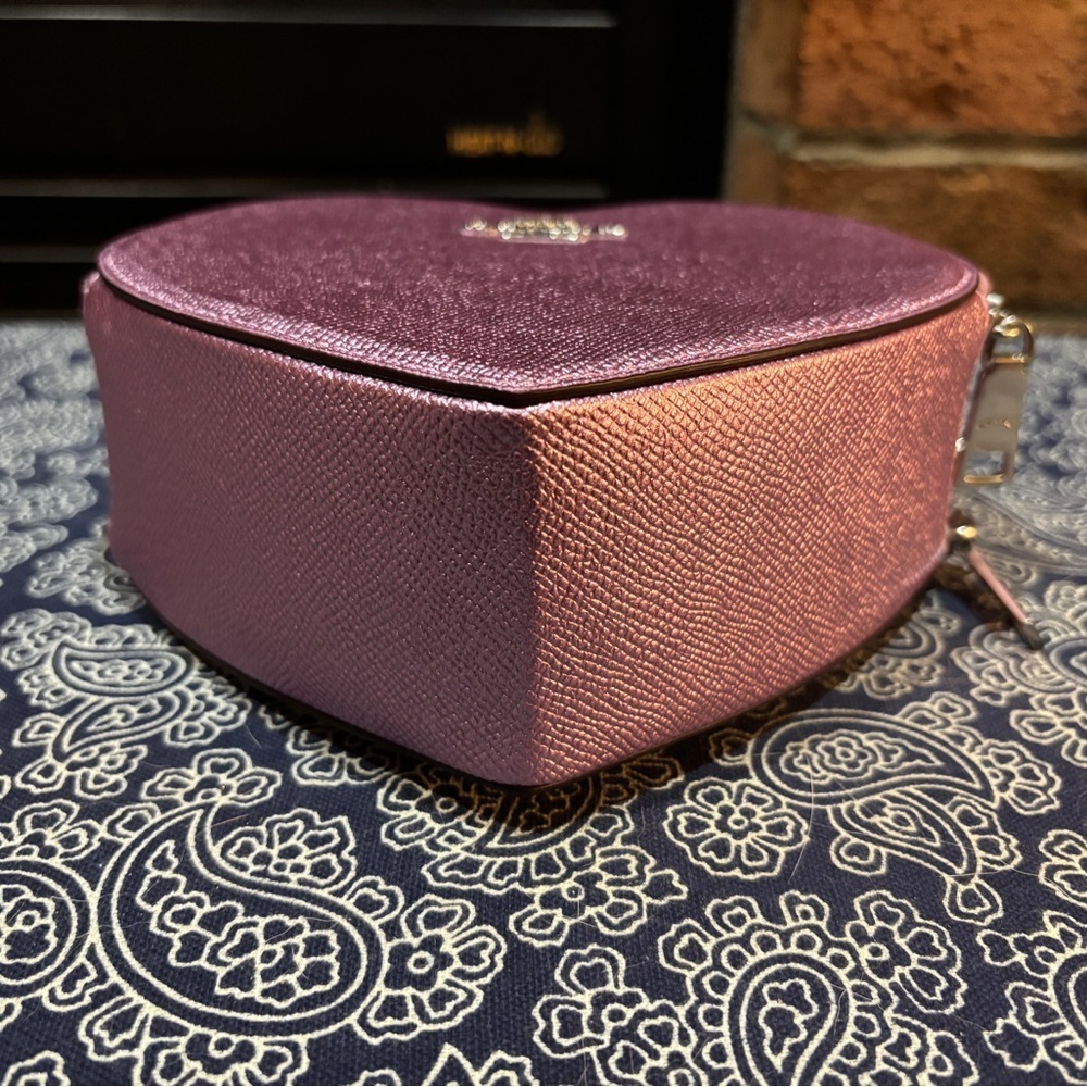π NWT COACH Heart Crossbody Bag - Metallic Pink/Purple π - Picture 5 of 9